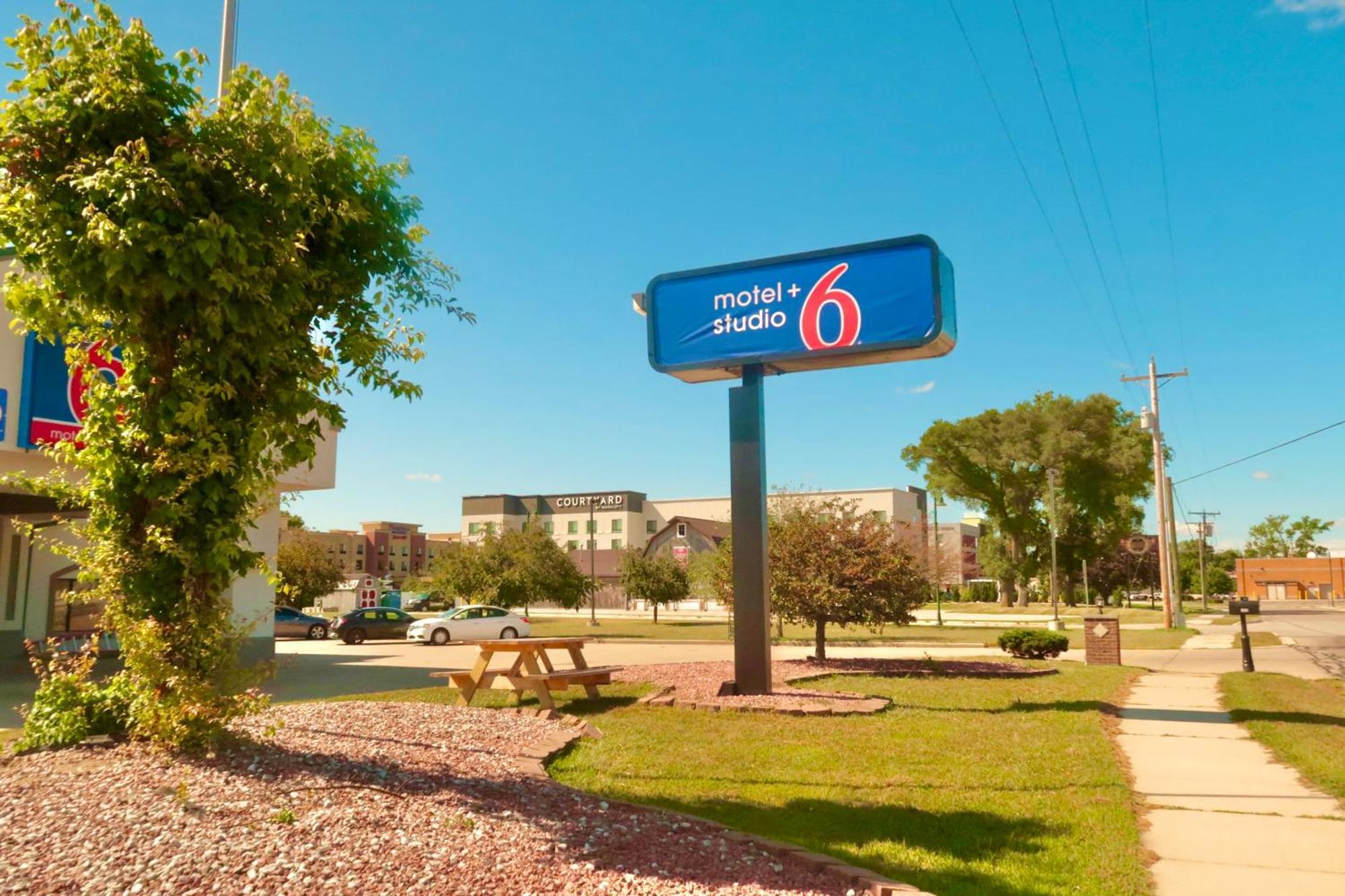 Motel 6 Elkhart, In Esterno foto