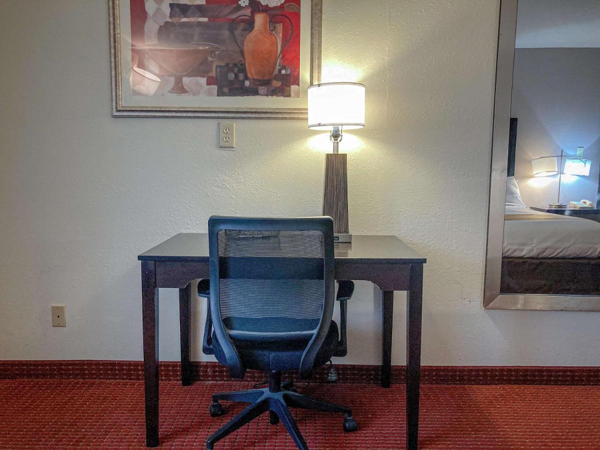 Motel 6 Elkhart, In Esterno foto