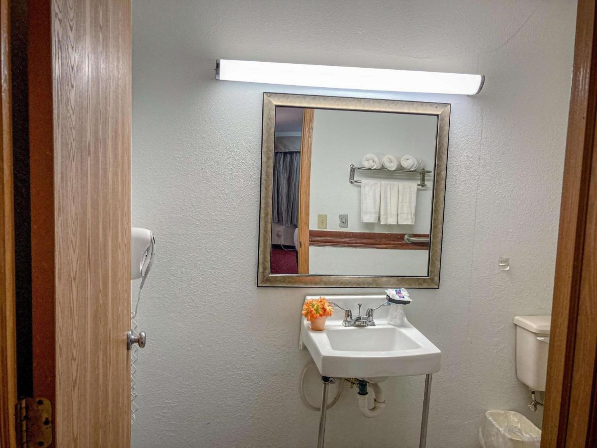 Motel 6 Elkhart, In Esterno foto